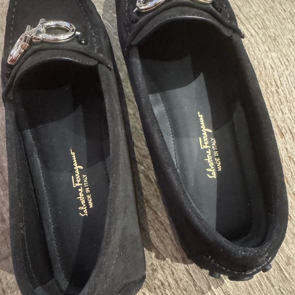 Ferragamo Berra Reversible Suede Driver Loafers. - Picture 5 of 8